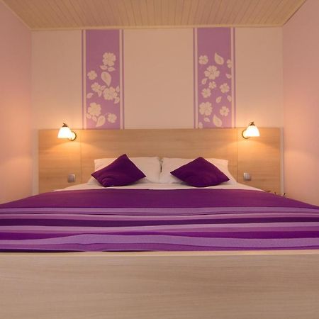Apartments Dario Кърк Екстериор снимка
