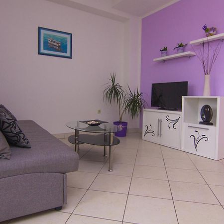 Apartments Dario Кърк Екстериор снимка