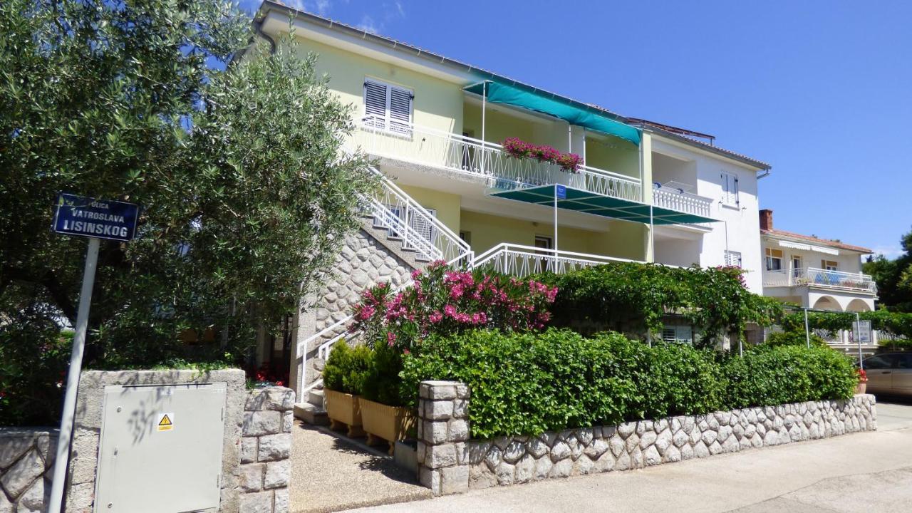 Apartments Dario Кърк Екстериор снимка