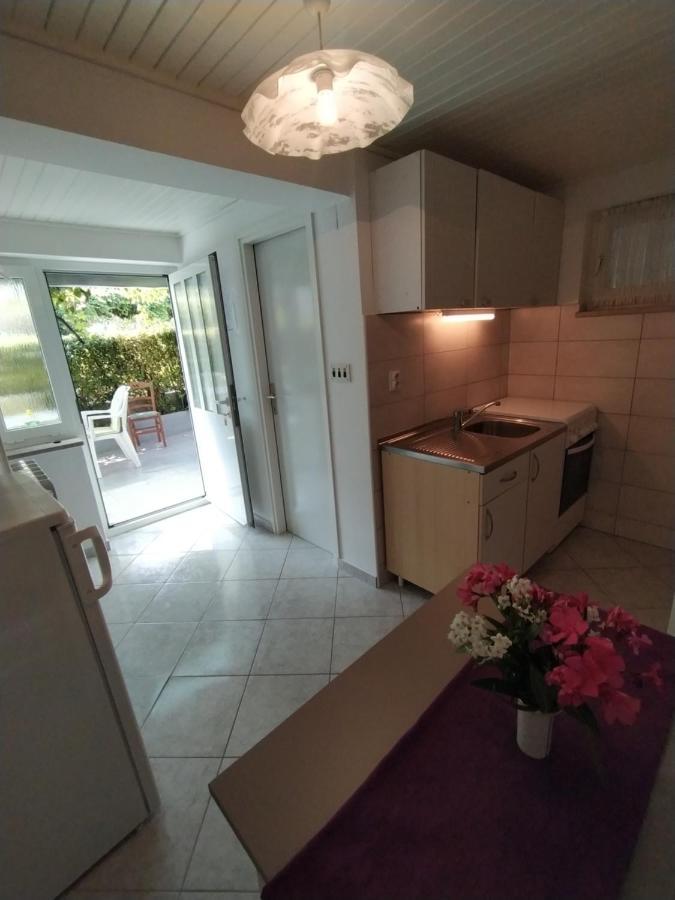 Apartments Dario Кърк Екстериор снимка