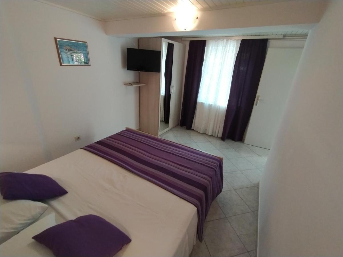 Apartments Dario Кърк Екстериор снимка