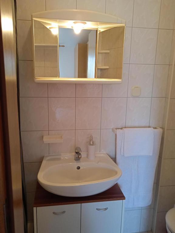 Apartments Dario Кърк Екстериор снимка